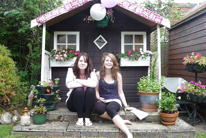 8P Facebook: Bare feet teens