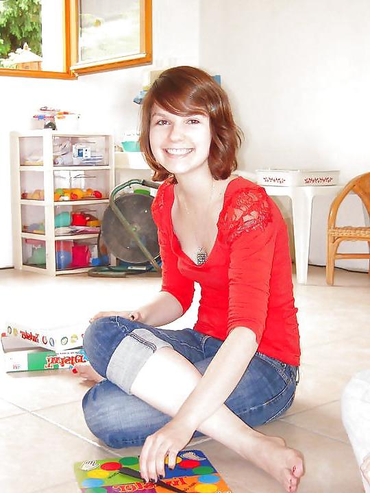 8P Facebook: Bare feet teens
