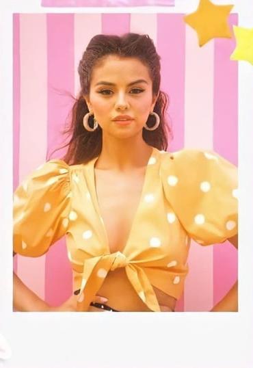 5P SELENA GOMEZ ... FUCKING HOT ICE CREAM BITCH !