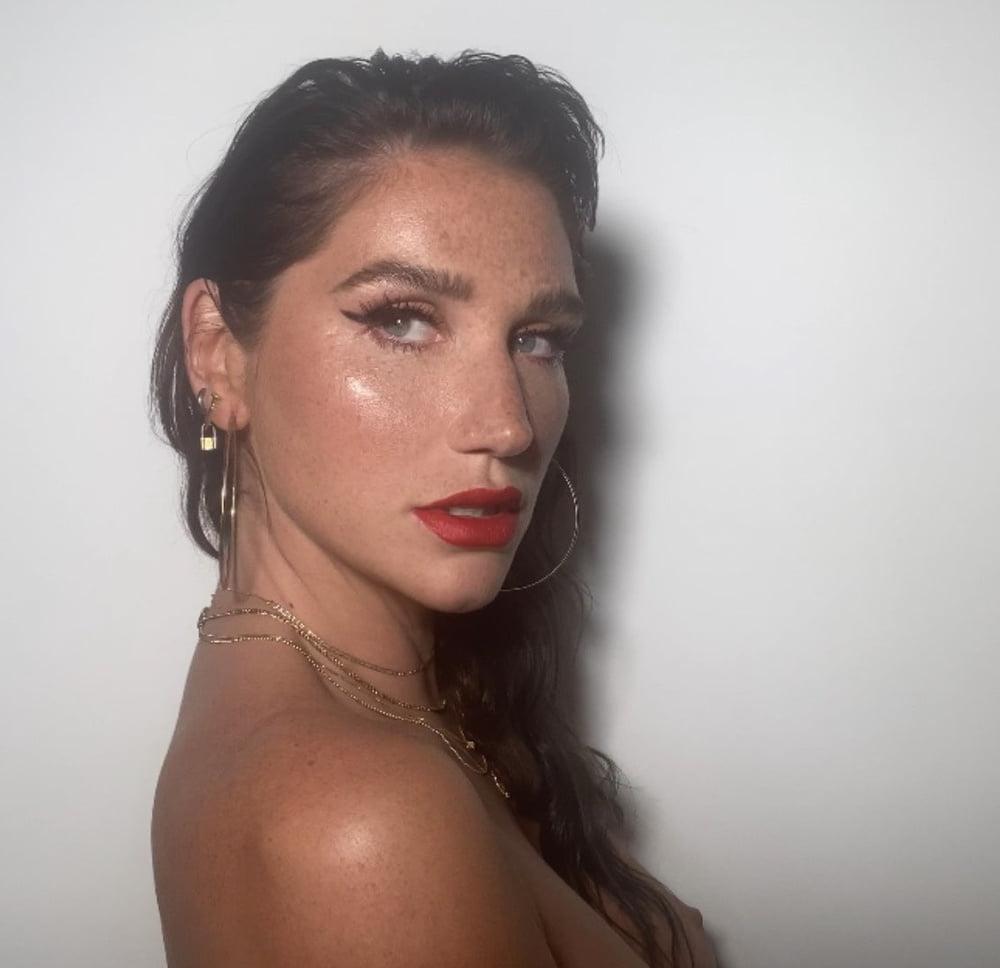 25P cute Kesha Sebert