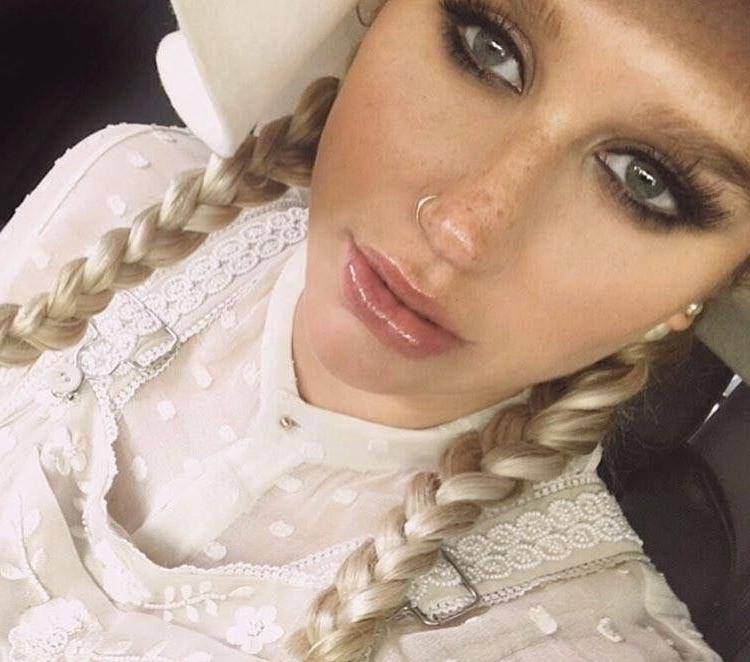 25P cute Kesha Sebert