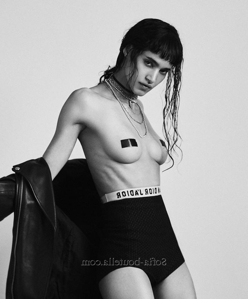 25P cute Sofia Boutella