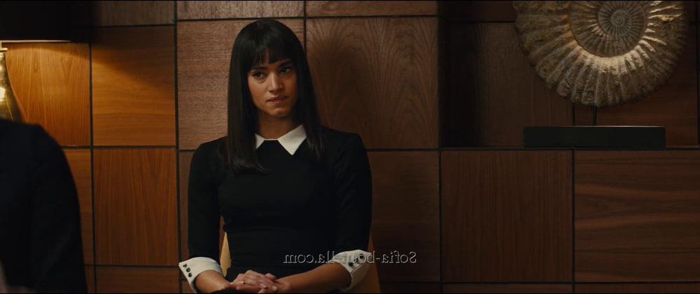 25P cute Sofia Boutella