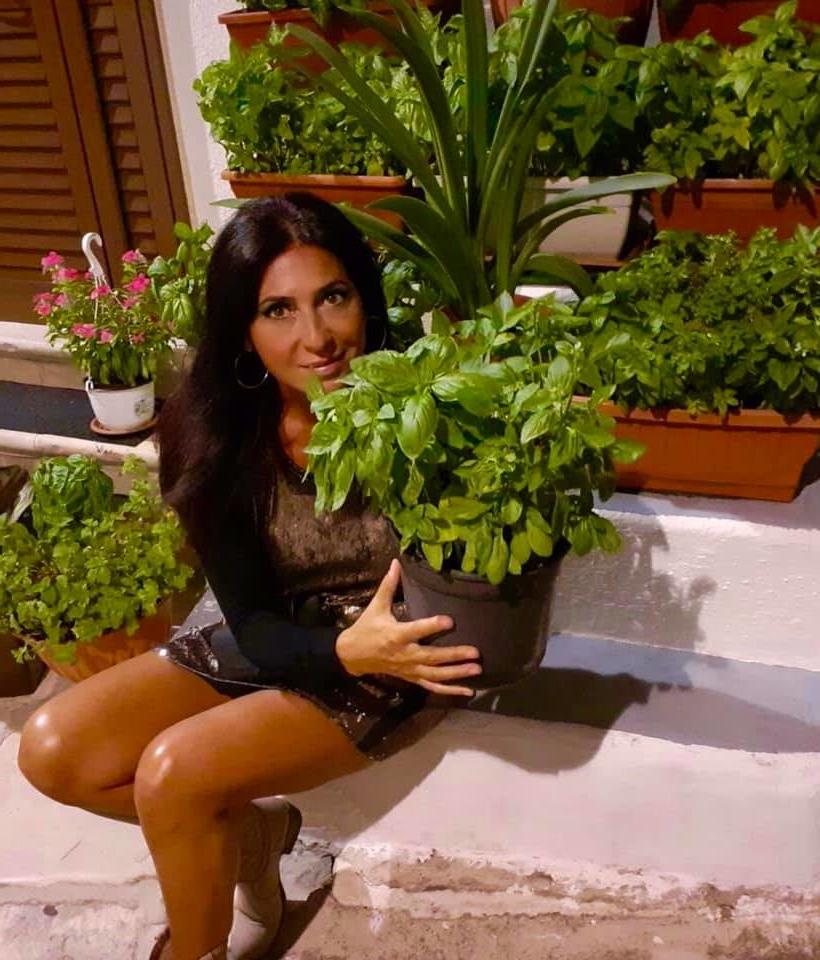 25P italian bitch cuckold swinger