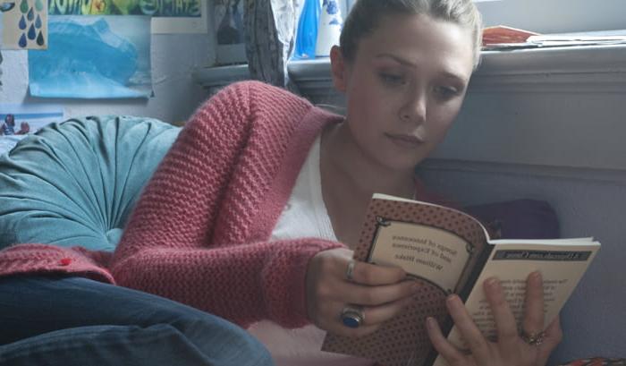 25P cute Elizabeth Olsen