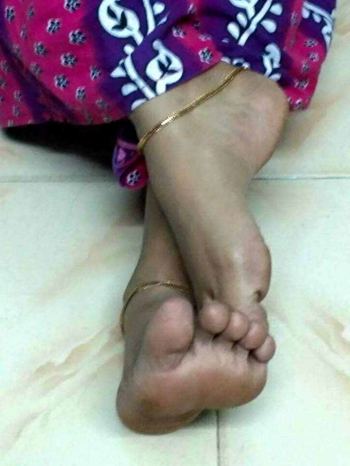 22P Sexy Indian feet 2