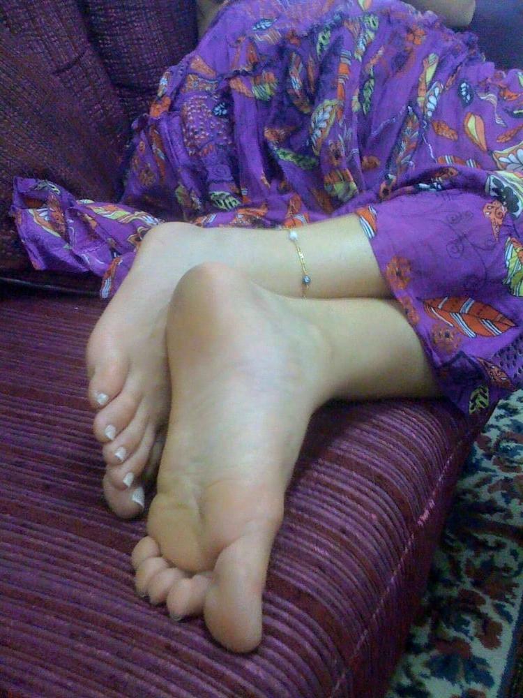 22P Sexy Indian feet 2