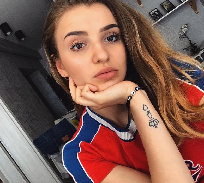 9P polish cute teen 1