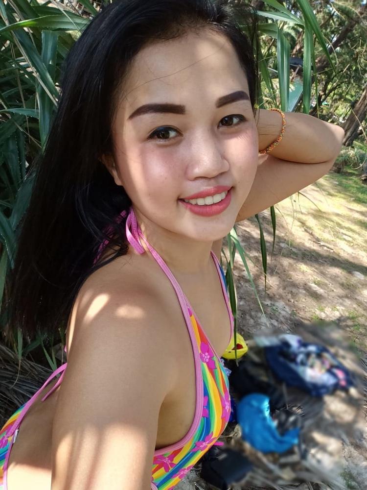 15P Bella Nasty Some Pictures