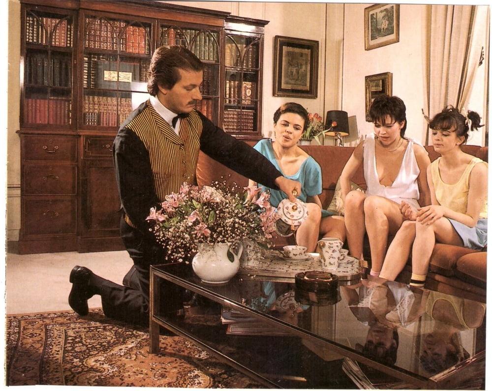 25P Three cute Teens have fun with the Butler