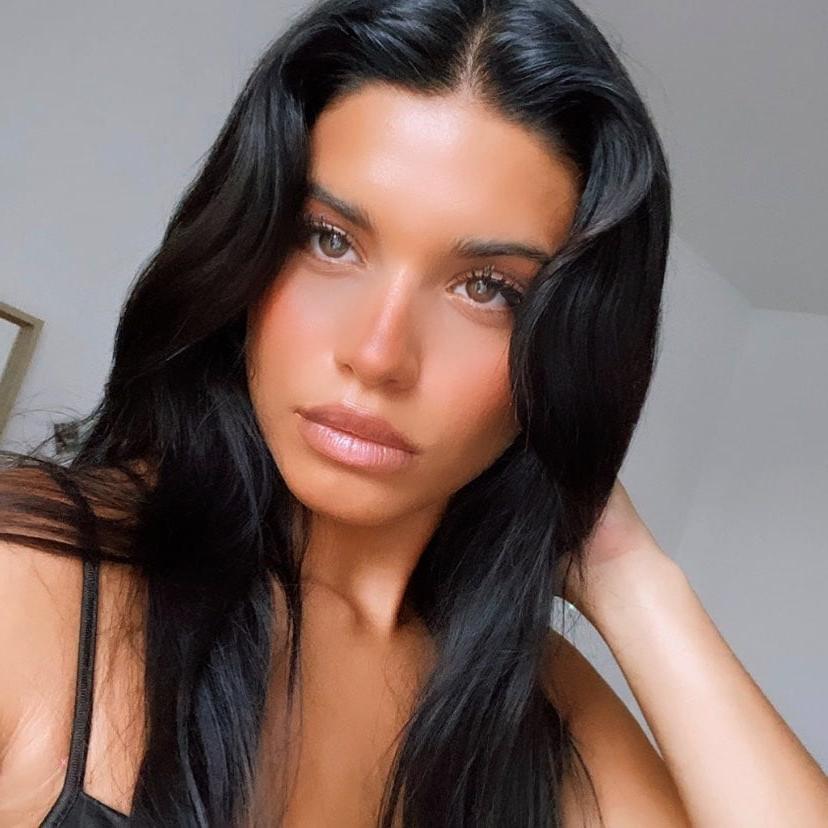 25P Ines Sberro Les Marseillais Tv reality Insta