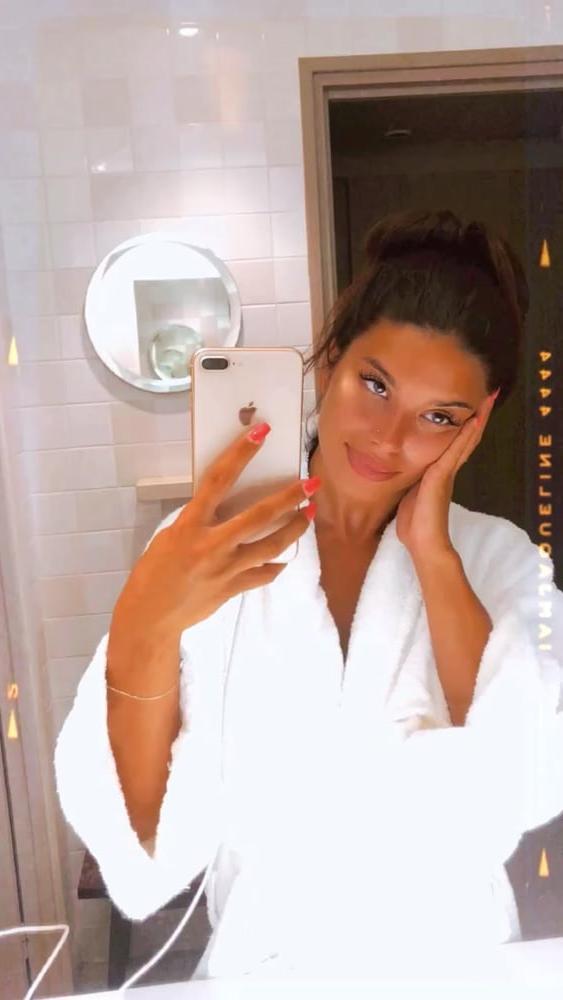 25P Ines Sberro Les Marseillais Tv reality Insta