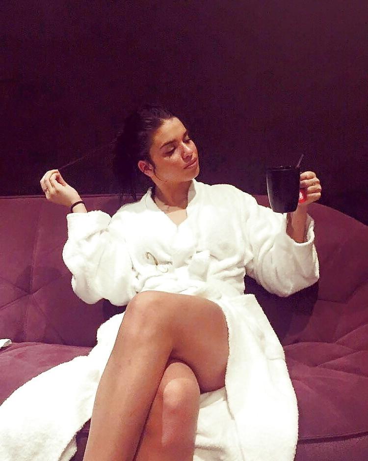 25P Ines Sberro Les Marseillais Tv reality Insta