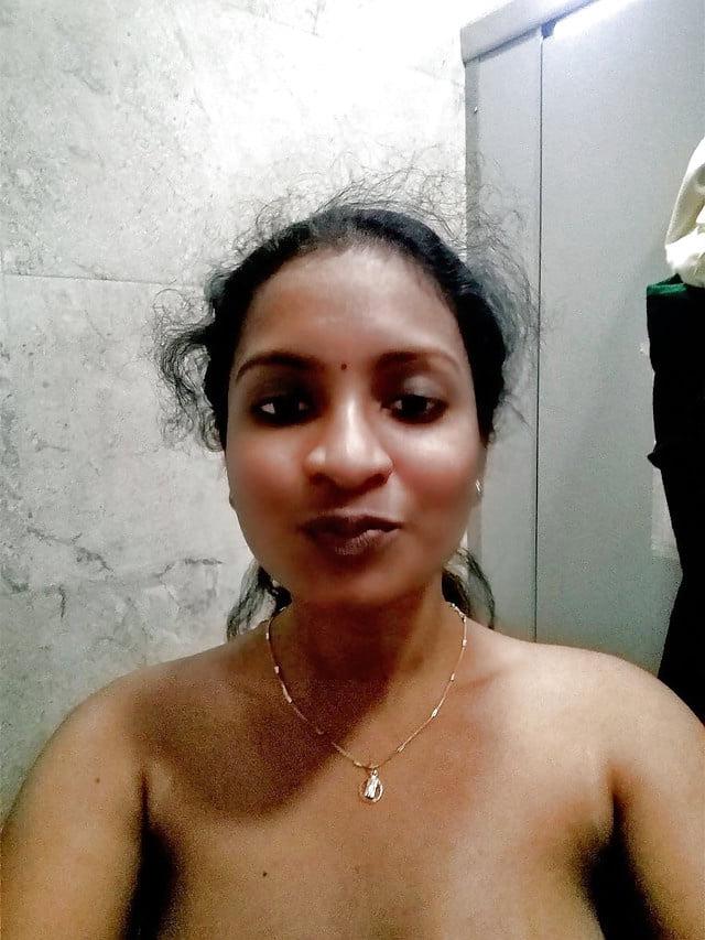 12P Topless selfies tamil kerala young girlfreind