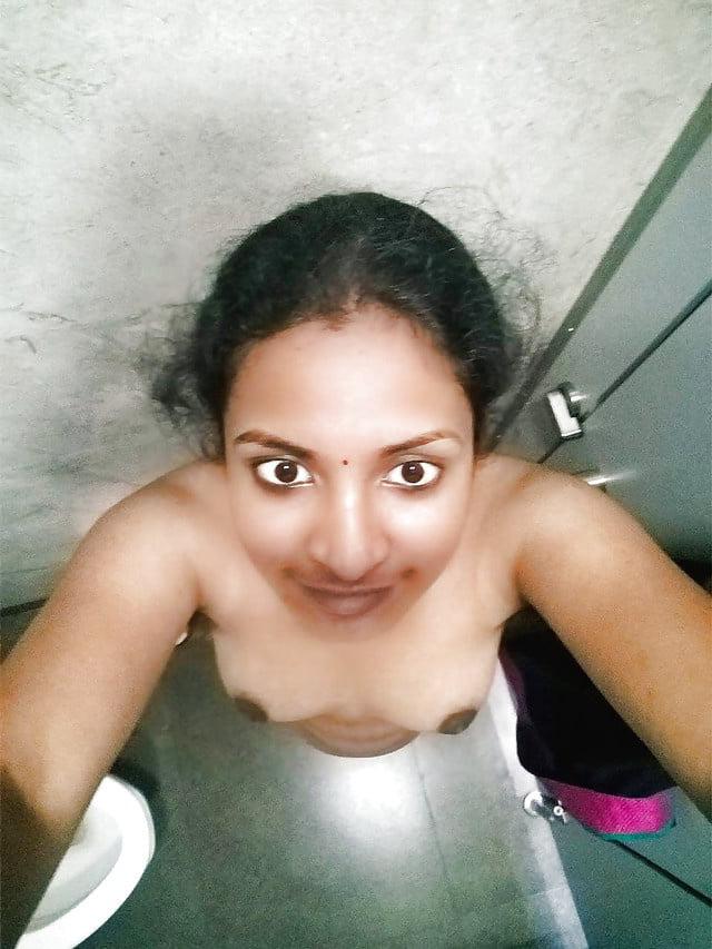 12P Topless selfies tamil kerala young girlfreind