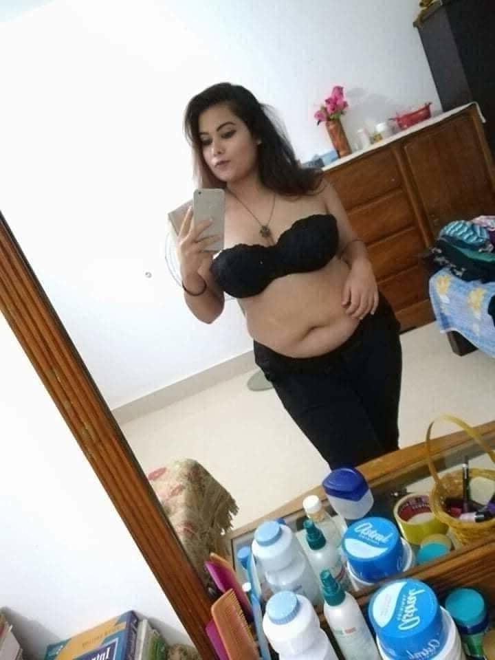 25P Chubby indian nude selfies