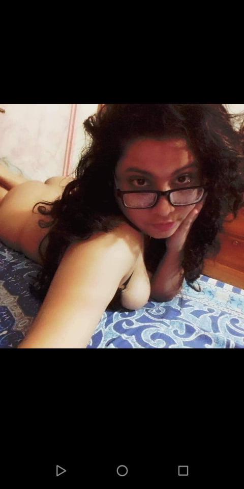 25P Chubby indian nude selfies