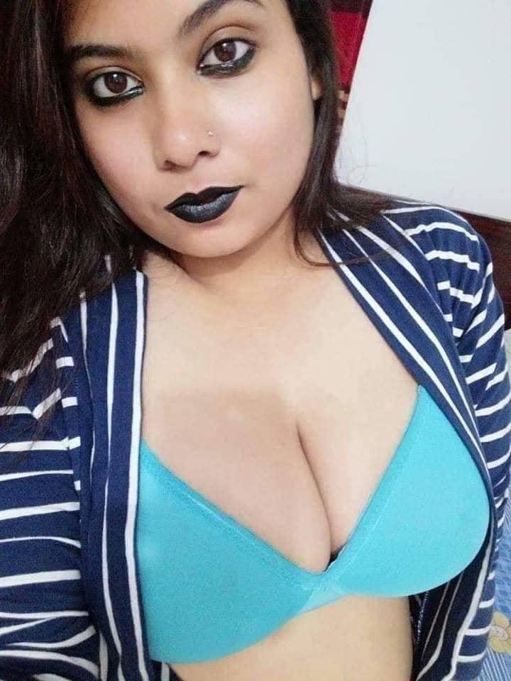 25P Chubby indian nude selfies