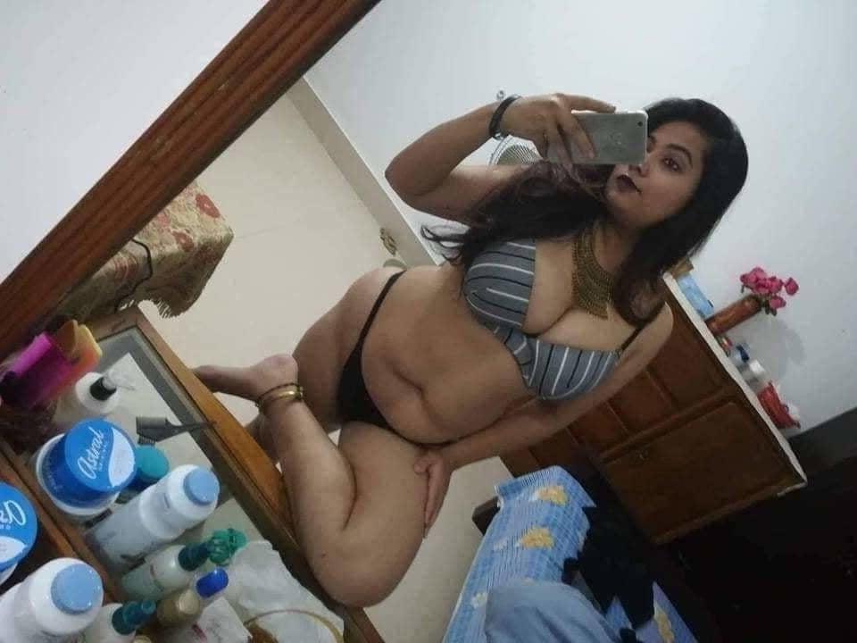 25P Chubby indian nude selfies