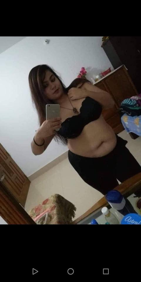 25P Chubby indian nude selfies