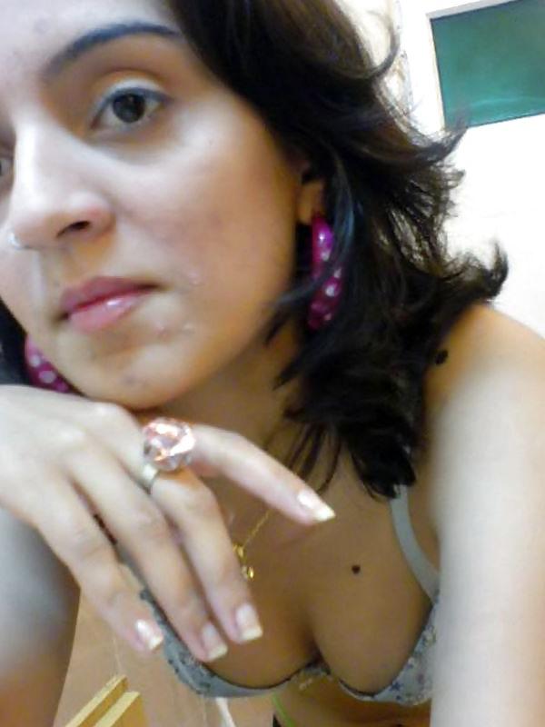 9P Indian babe posing topless - coolbudy