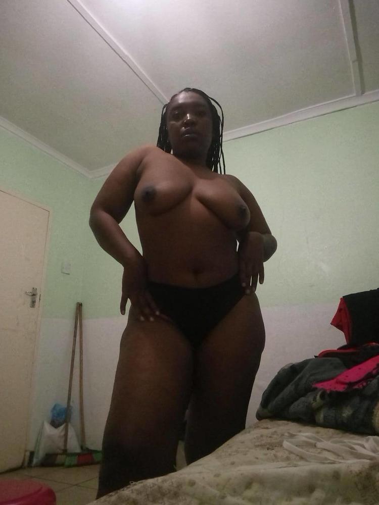 12P Black queen