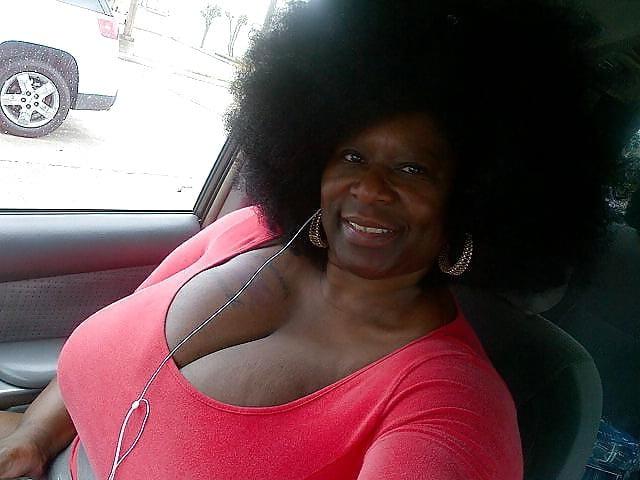 25P Amazon Queen Big Big Giant Black Titts