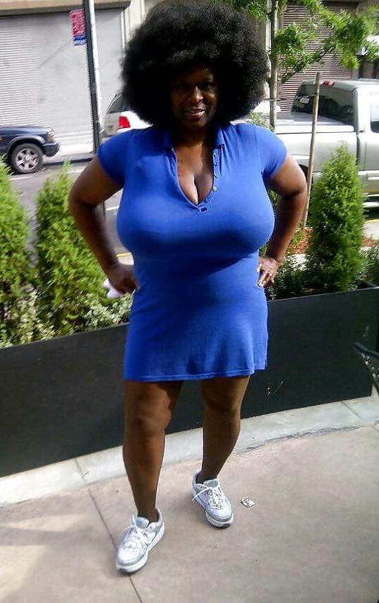 25P Amazon Queen Big Big Giant Black Titts