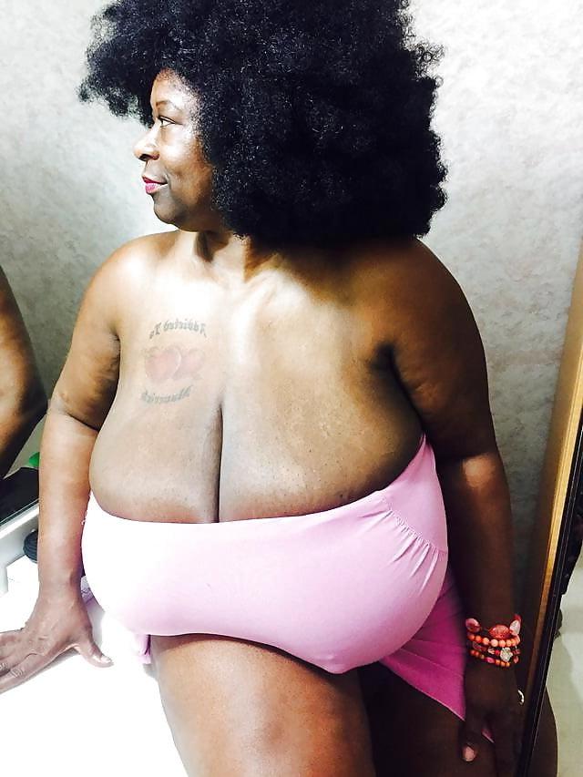 25P Amazon Queen Big Big Giant Black Titts