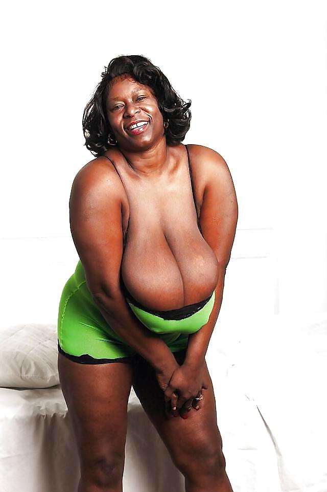 25P Amazon Queen Big Big Giant Black Titts