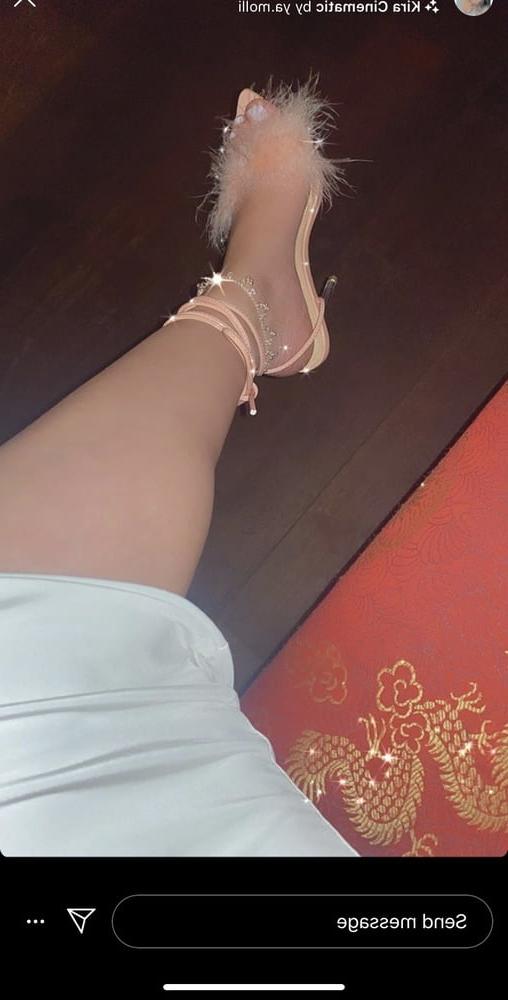 6P Collection of paki feet