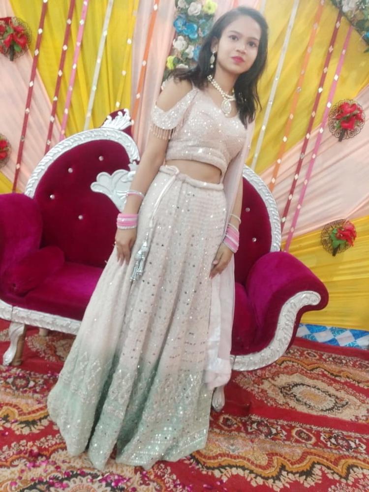 15P Cute indian teen nude selfies