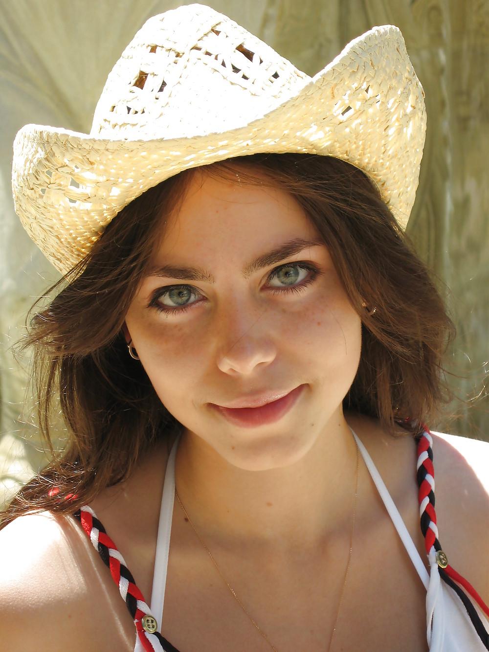 25P Cute girl