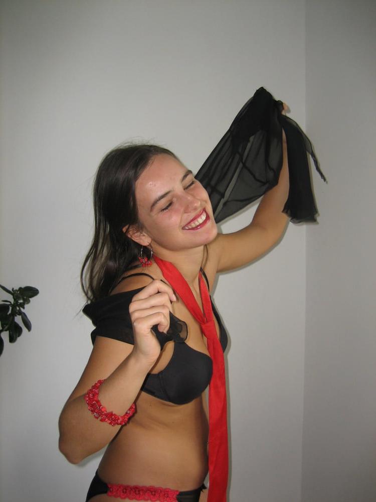 25P Cute brunette Teen posing
