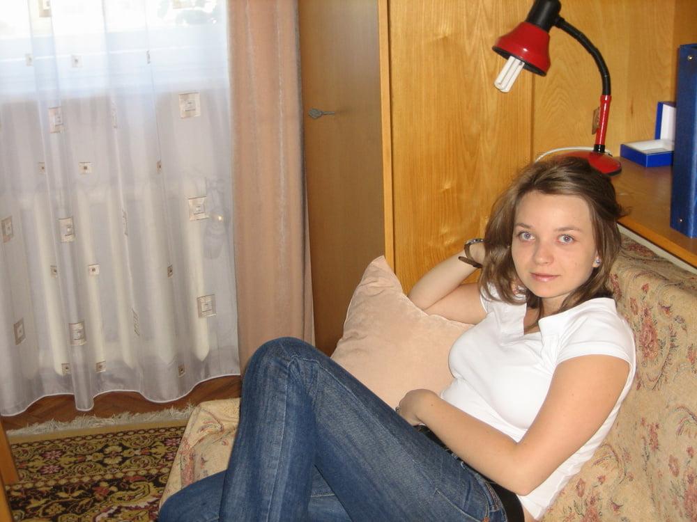 25P Cute brunette Teen posing