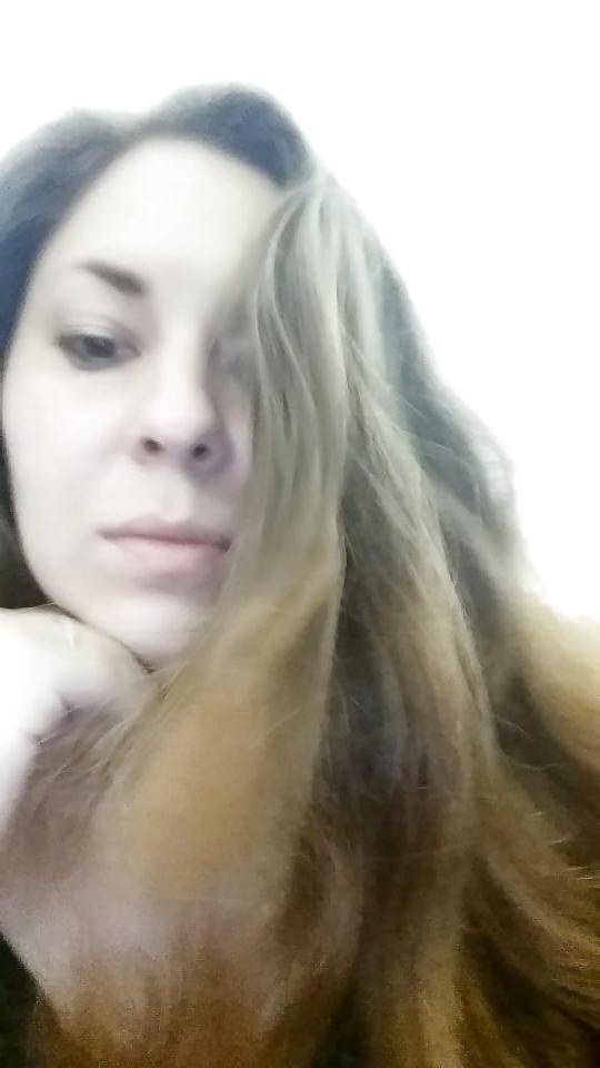 12P Chubby mum of 3 is bored at home