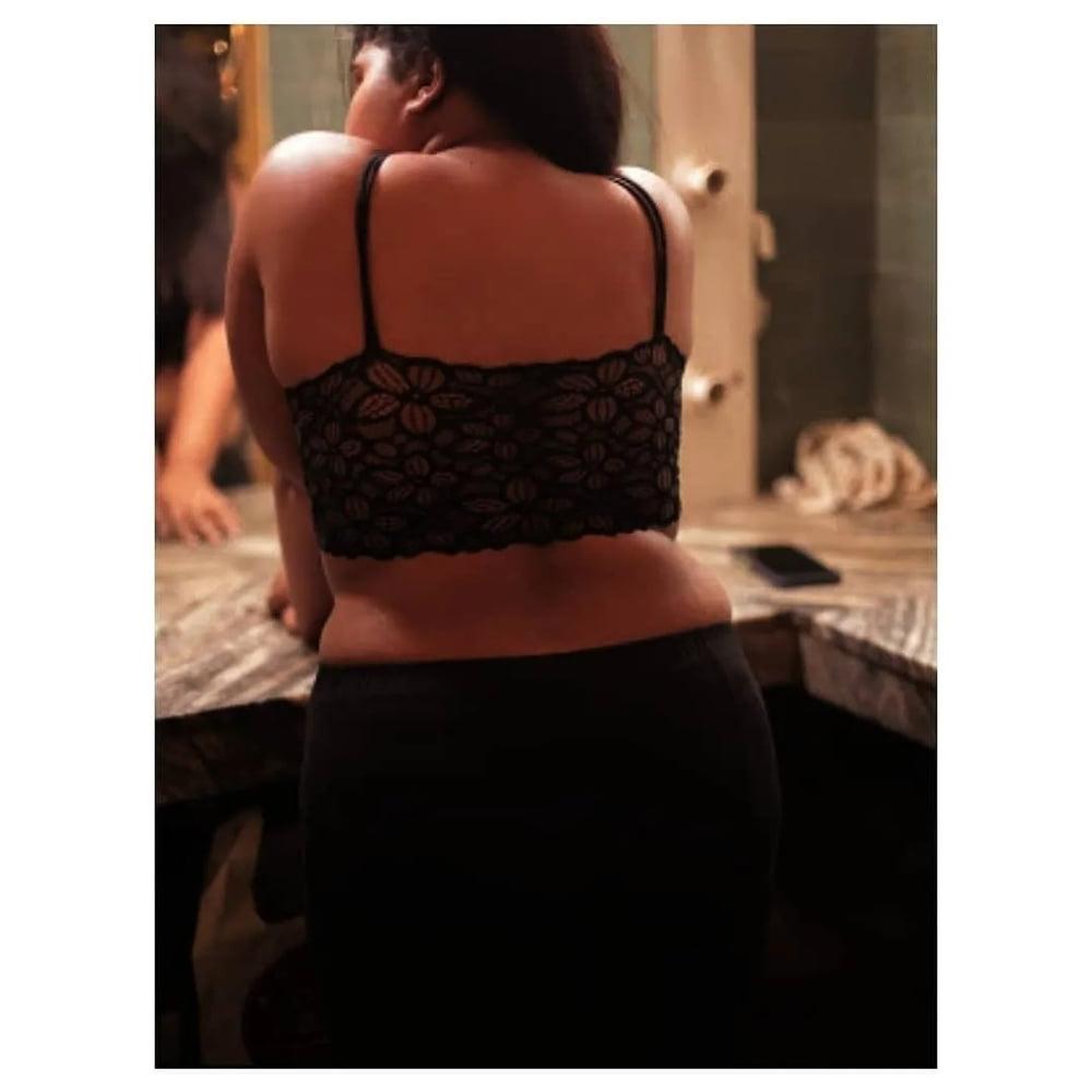 25P Sexy Chubby Insta Babe