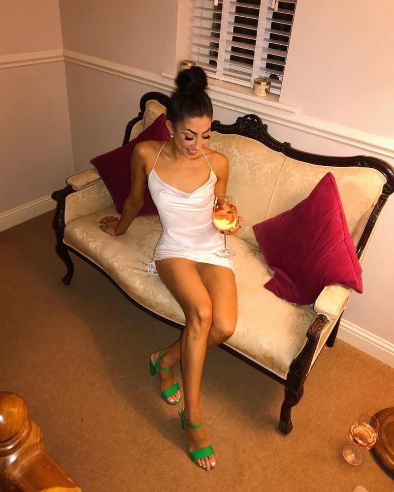 25P Sexy British Sluts Night Out Tits Ass Heels