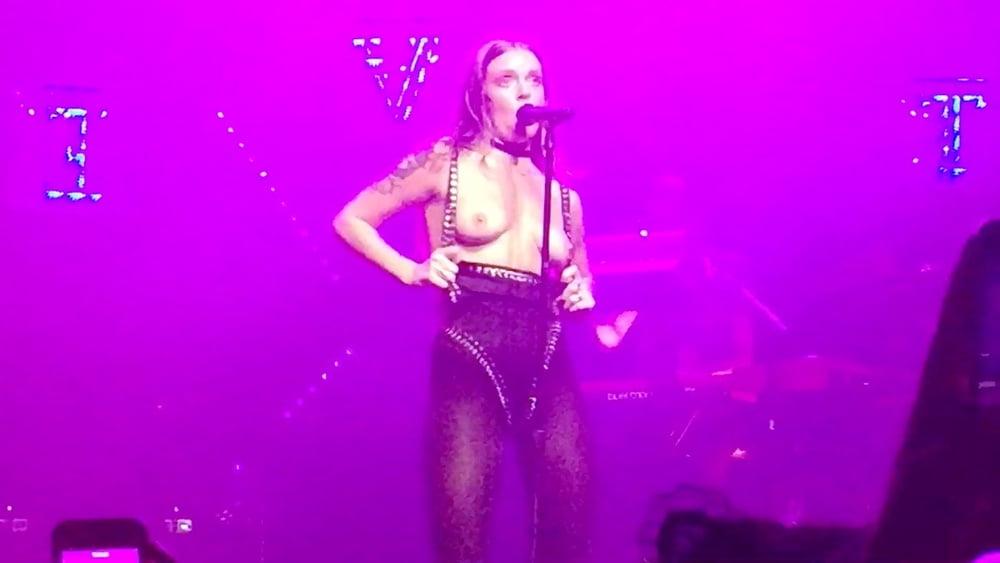 25P Tove Lo topless singer