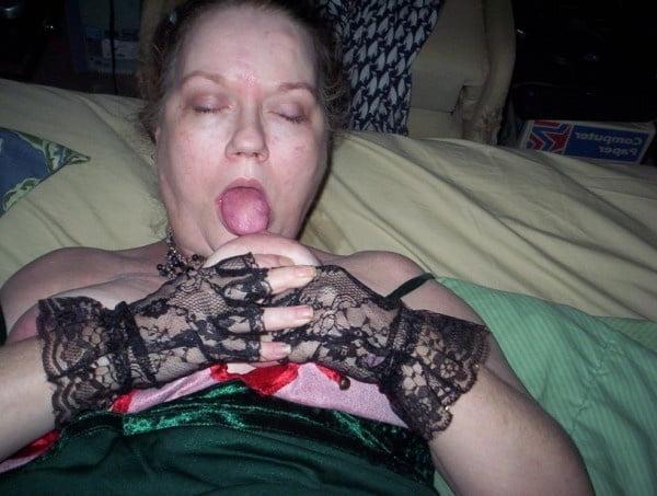 25P slut shows nasty pics