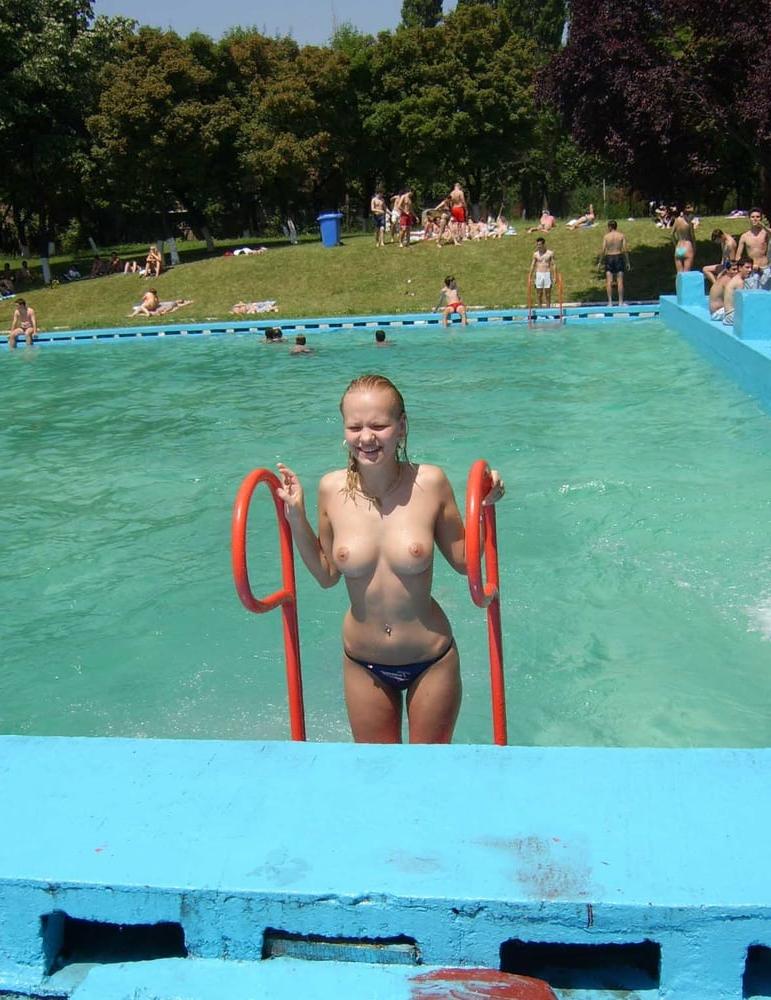 9P Topless Gemma