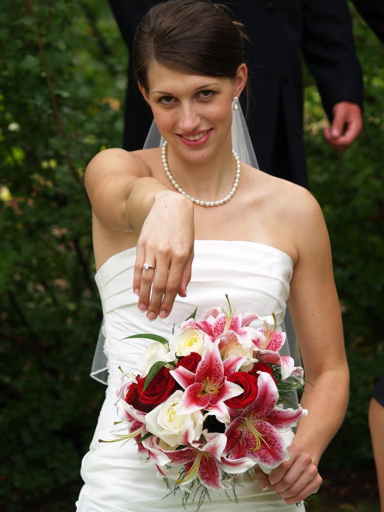 25P A bride's wedding and honeymoon