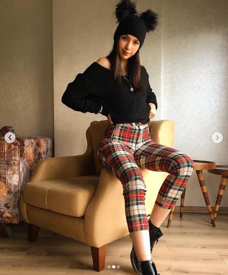 25P Very Cute Girl