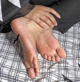 7P Sexy paki feet and soles