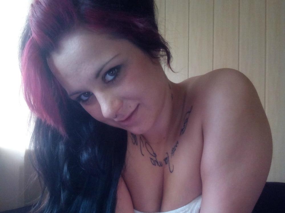 12P Kleine Bitch Caroline aus Wolmirsleben