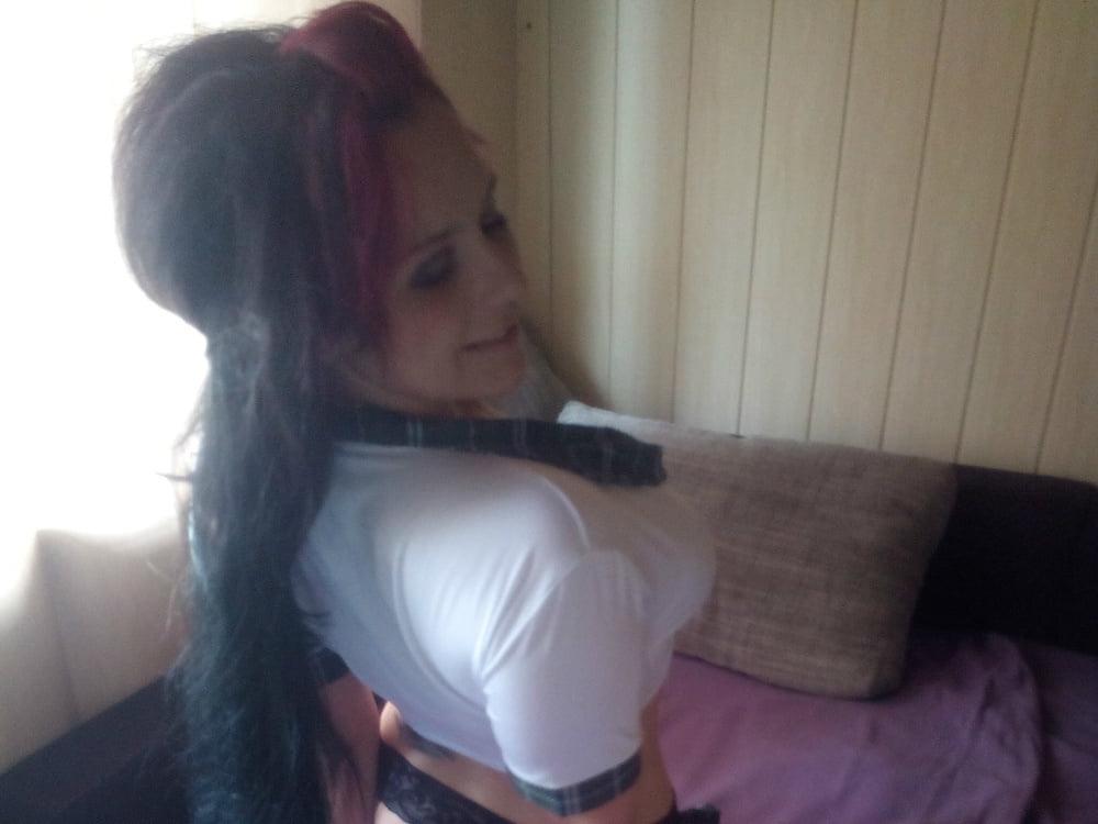 12P Kleine Bitch Caroline aus Wolmirsleben