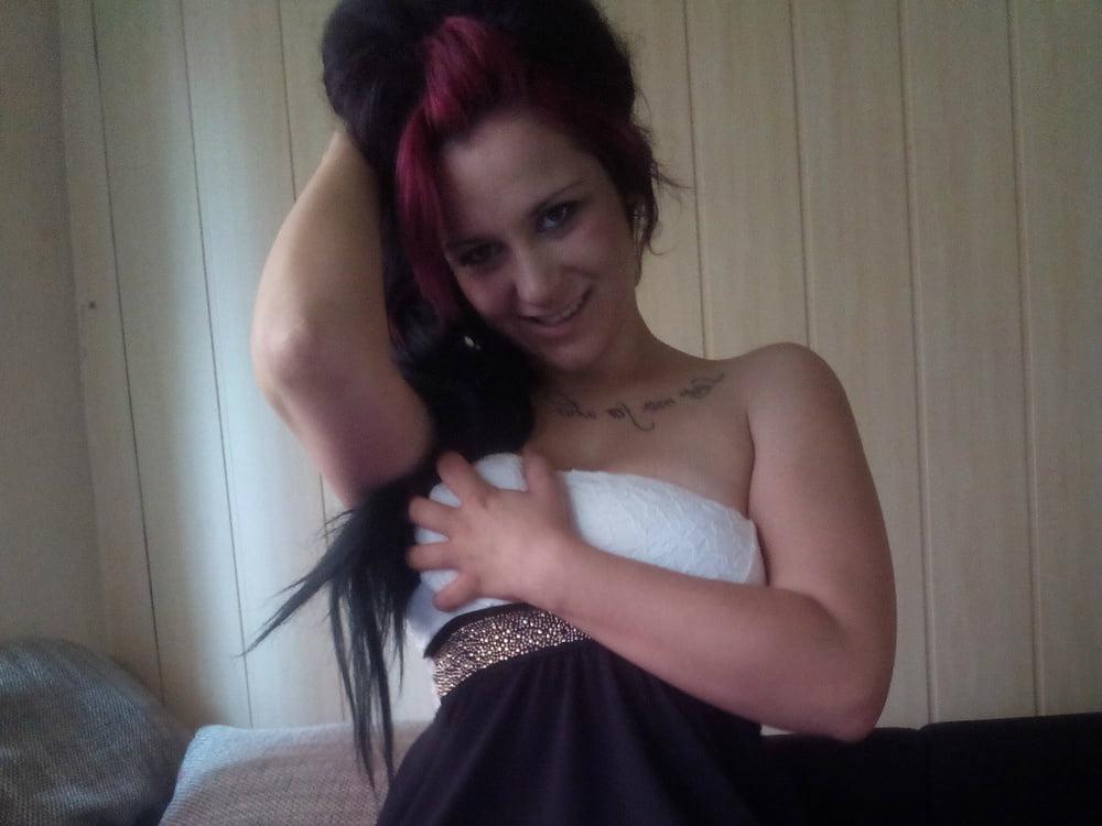 12P Kleine Bitch Caroline aus Wolmirsleben