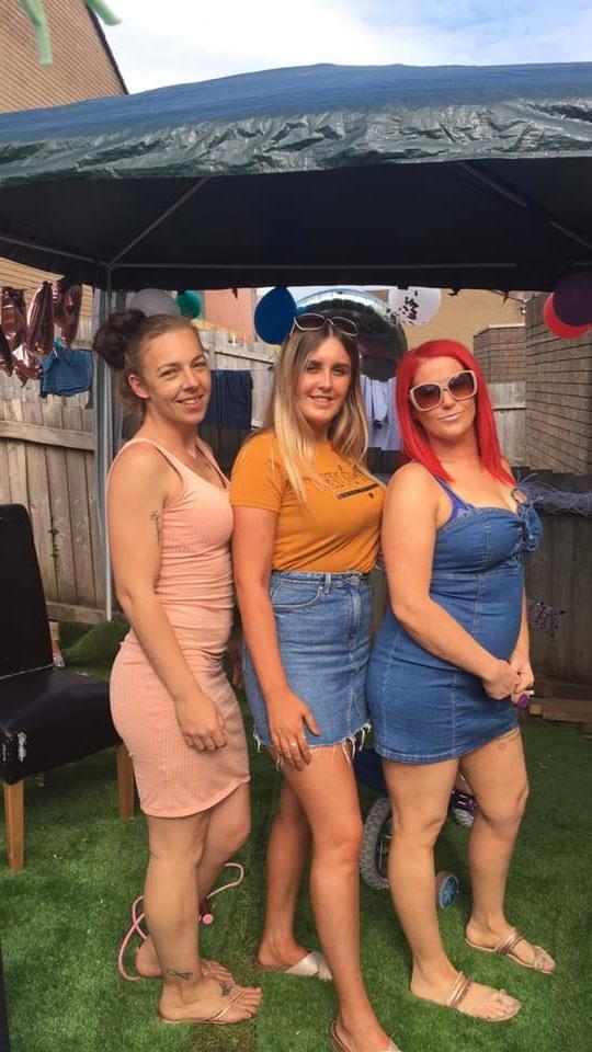 14P Red Head Council Chav With Big Tits