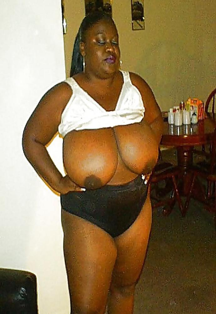 13P Chubby ebony posing