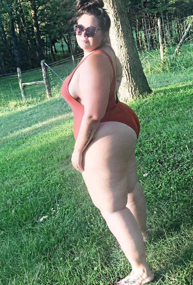 24P CHUNKY BIKINI BABES